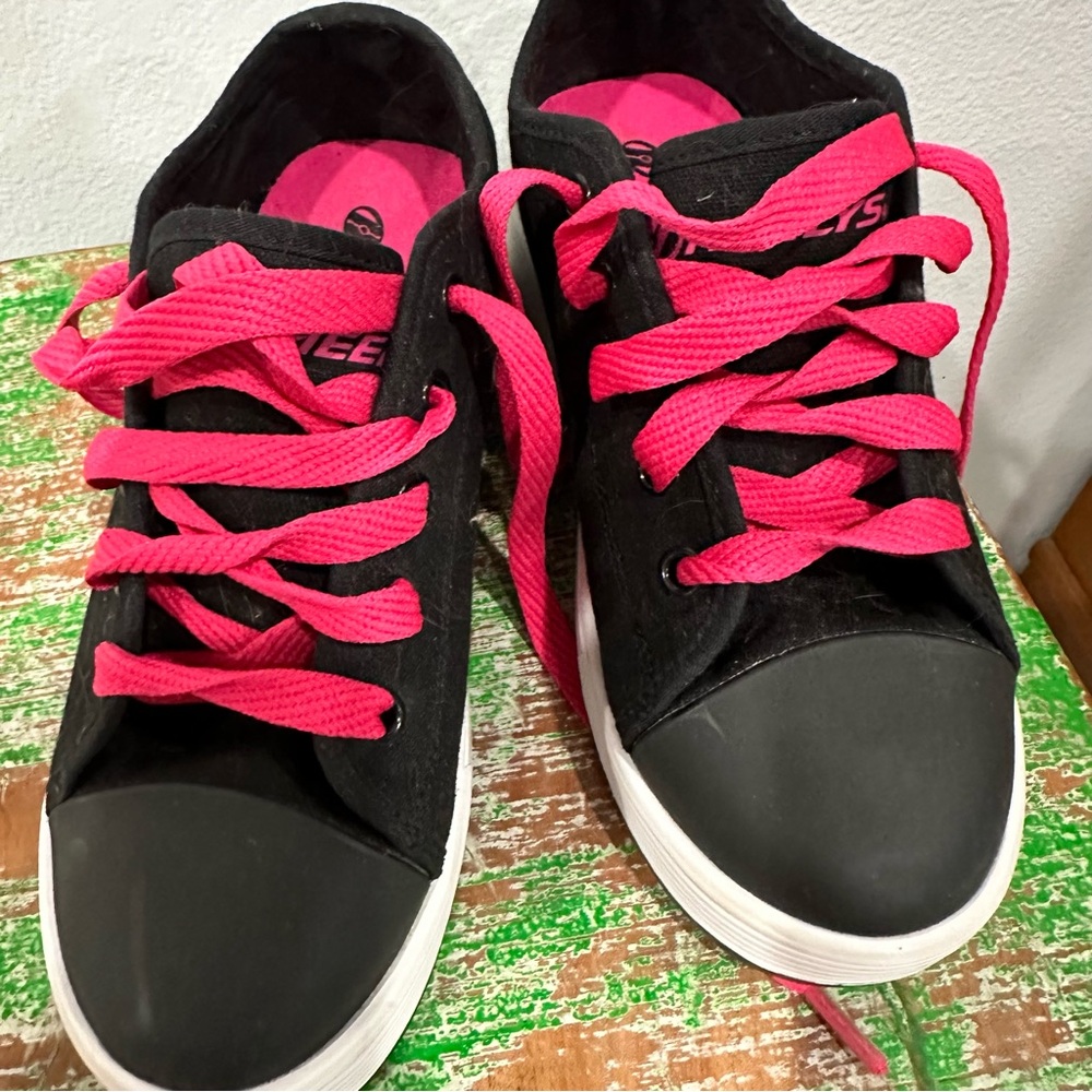 ”Fresh X2” Heelys 🌟BNWT🌟